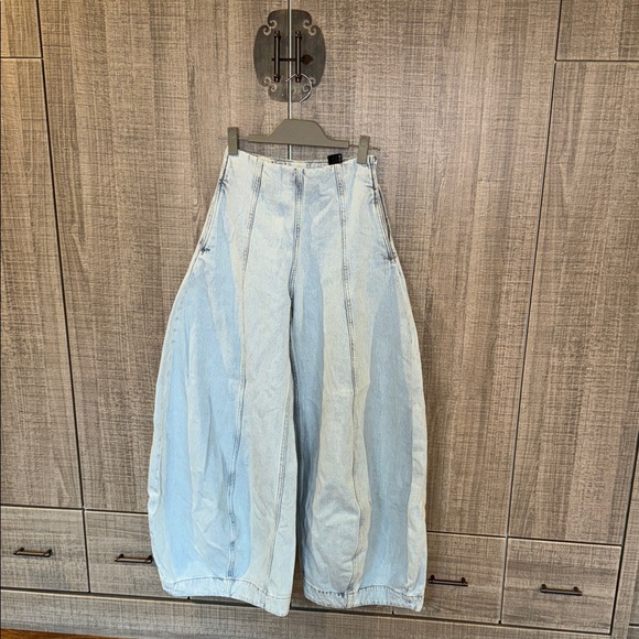 Zara Denim - Zara Collection High Waisted Balloon Denim Jeans